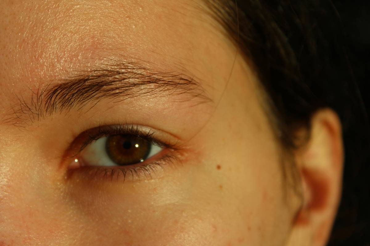 Before and after: faded brows vs. vibrant henna-tinted brows after 48 hours