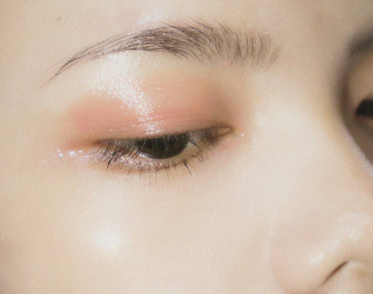 Before and after photos showing natural-looking, defined brows after using proper eyebrow henna tint technique